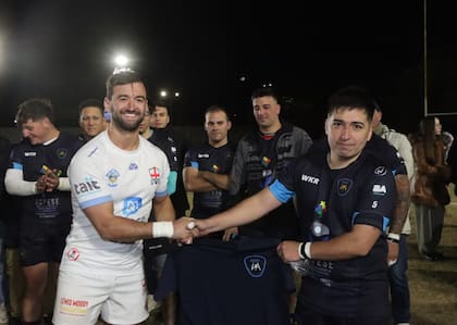 Imágenes del partido entre el equipo de rugby de la Policía de la Ciudad y la Policía de de Inglaterra en un encuentro deportivo e institucional (Prensa Ministerio de Seguridad)