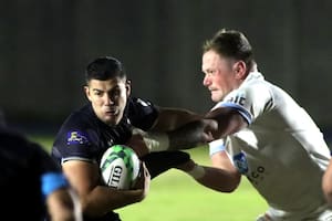 Tries, tackles y camaradería en un amistoso de rugby entre la Policía de la Ciudad y la de Inglaterra