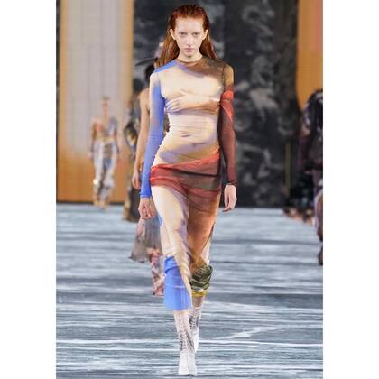 Iman Kaumann, hija de Miuki Madelaire, es una de las modelos argentinas en franco ascenso. Tras su paso por el Milan Fashion Week, voló a Paris y subió a la pasarela de Balmain