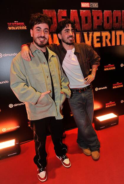 Imanol y Felipe, hijos del actor Miguel Ángel Rodríguez, también fueron invitados a la exclusiva función