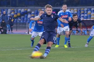 El "penal-meme" de Immobile: lo erró con las dos piernas y Lazio fue eliminado