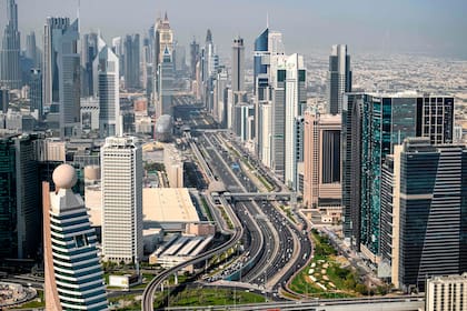 La sección Sheikh Zayed Road de la autopista E 11