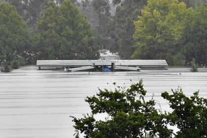 Los servicios de emergencia han recibido más de 7000 llamadas de auxilio y han realizado 650 operaciones de rescate desde el jueves. E incluso tuvieron que pedir refuerzos a otros estados