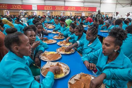 "Hecho en China" a "Hecho en África" ??por Youqiong Zhang.