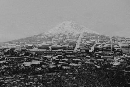 2045 por Marcin Plonka