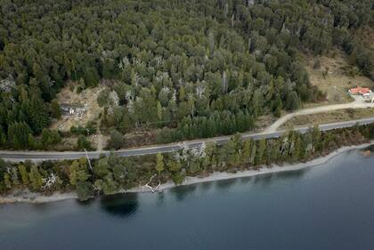 Los grupos usurpadores quemaron viviendas