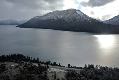 Impactantes vistas de Villa Mascardi, la zona de conflicto con los Mapuches