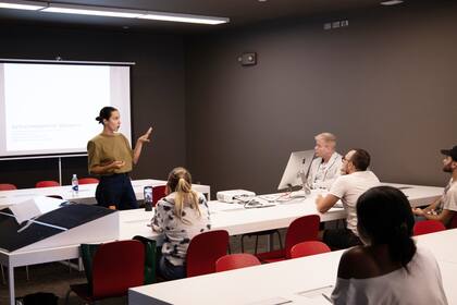 Impartiendo una conferencia en el Instituto Marangoni.