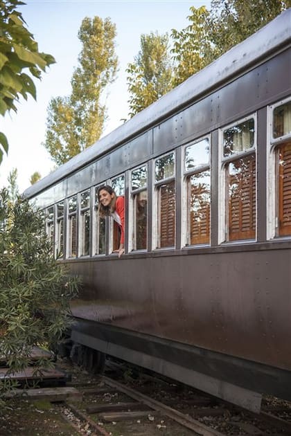 Impecable, y con todas las comodidades, el vagón de La Estación, en Lobos, con capacidad para 6 personas.