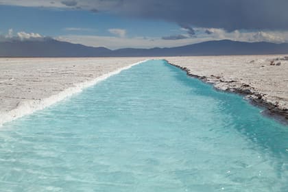 Imponente superficie de sal en cercanías de Purmamarca