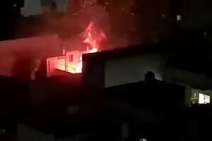 Voraz incendio en el barrio de Belgrano: al menos dos personas hospitalizadas