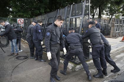 Importante operativo de seguridad en los alrededores de Comodoro Py