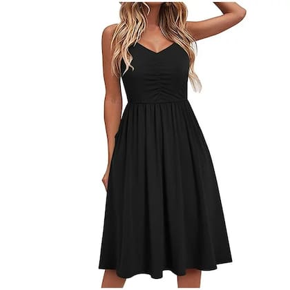 Imprescindible para salir de cualquier apuro: un vestido negro confiable