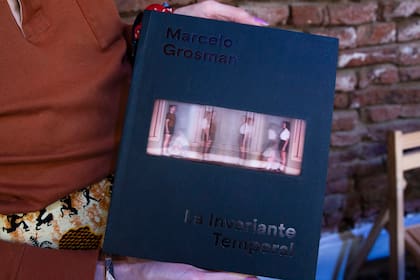 Impresión lenticular en la tapa del libro de Marcelo Grosman editado por Arta