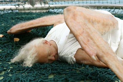 Impresionante repercusión por la obra de un angel caído hiperrealista en China