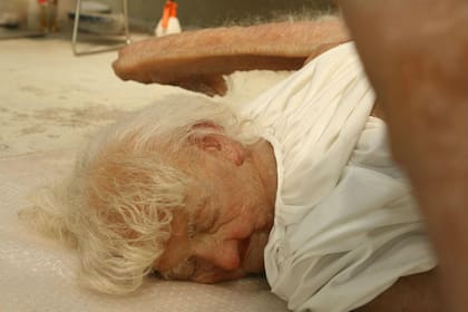 Impresionante repercusión por la obra de un angel caído hiperrealista en China