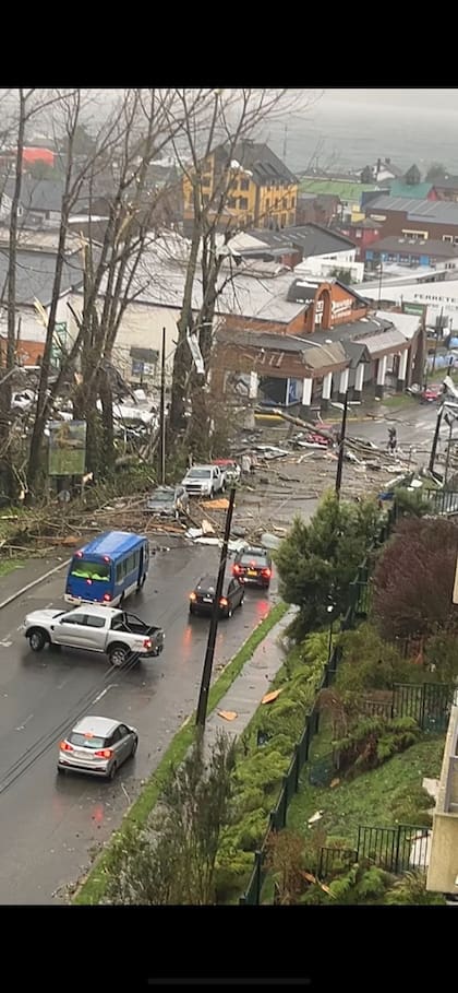 Impresionante tornado en Chile: personas heridas y grandes destrozos materiales