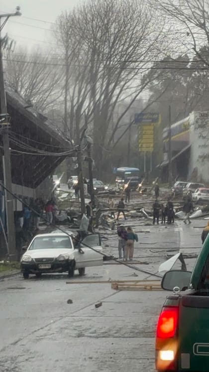 Impresionante tornado en Chile: personas heridas y grandes destrozos materiales