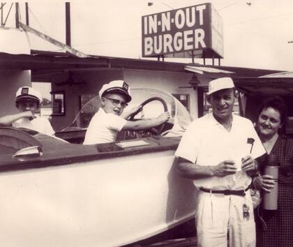 In-N-Out inició como un restaurante familiar, fundado por Harry y Esther Snyder (Instagram/@innout)