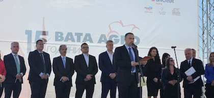 Inauguración de Bata Agro el lunes 12 de mayo; entre las autoridades estuvo el embajador argentino en Bulgaria, Alejandro Zothner Meyer, y el presidente de Adimra, Elio del Re