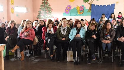 Inauguración de la biblioteca "Madres del Dolor" en el sector femenino de la Unidad 46, de San Martín.