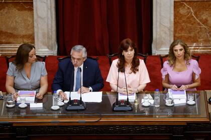 Inauguración de las sesiones legislativas 2023
El presidente Alberto Fernández encabeza la sesión junto a la vicepresidenta Cristina Fernández de Kirchner