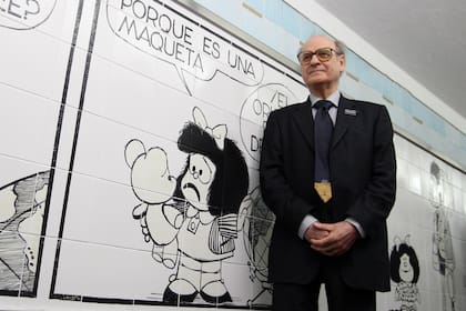 Una historieta hecha mural: Quino, en el homenaje que le hicieron en 2008 en la estación Perú de la línea del Subte A