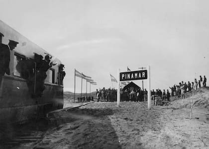 Inauguración del ramal ferroviario
a Pinamar (1949).
