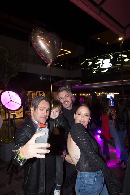 Inauguracion Pompavana local Lomas de Zamora.