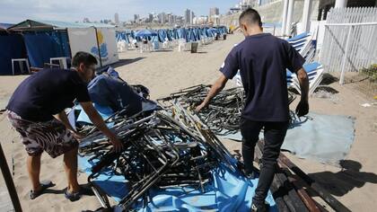 Incendiaron 18 carpas en el balneario Perla Norte en Mar del Plata