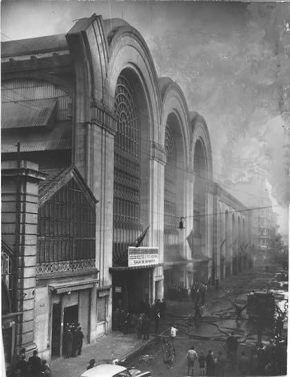 Incendio en el Mercado de Abasto. Mediados de los años 50.