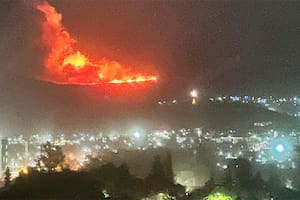 Incendios, destrozos y evacuados en Mendoza, que pide ahora colaboración a la Nación