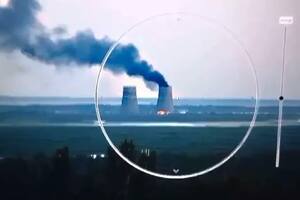 Incendio en la central nuclear de Zaporiyia, pero sin fuga radioactiva. Los ucranianos y los rusos se acusan mutuamente por el fuego.