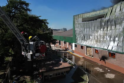 Incendio en un depósito de pinturas en Francisco Álvarez