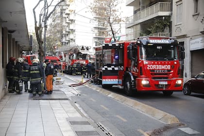 En el lugar trabajaron 8 dotaciones de bomberos y 22 ambulancias