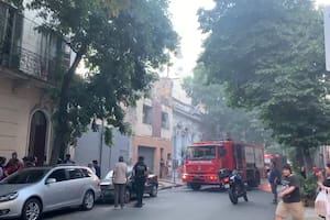 Un edificio se incendió en el centro porteño: una persona hospitalizada y 70 evacuados