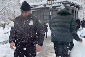 Una emboscada con bolas de nieve a policías de Nueva York desata una ola de indignación contra Mamdani