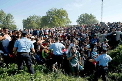 Los incidentes entre migrantes y policías se trasladaron a Croacia