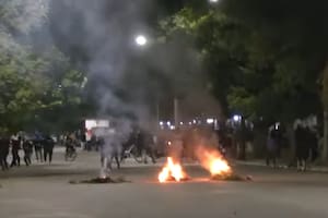 Vecinos de Agostina Vega cortaron la ruta y quemaron gomas para exigir “justicia”