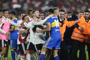River le ganó a Boca con un gol de Borja de penal en el final: escándalo y siete expulsados