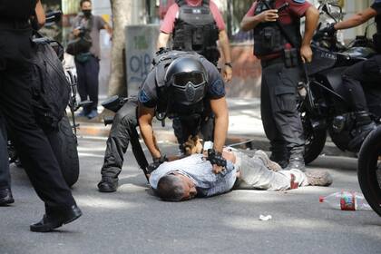 Incidentes en los alrededores del Congreso en contra del acuerdo del FMI