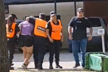 Incidentes entre manifestantes y la policía en el Consejo Deliberante de Quilmes