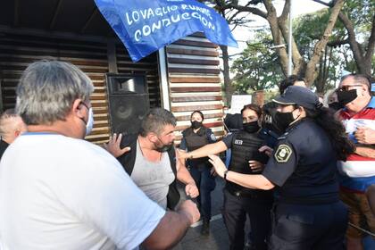 Incidentes frente a la quinta de Olivos durante la manifestación del 27F