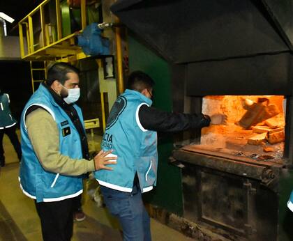 Incineración de más de 2900 kilos de marihuana en el crematorio del cementerio de Chacarita
