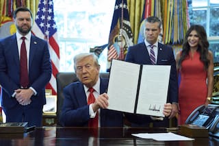 Más de 30 países serían incluidos en la lista de prohibición de viajes de Trump