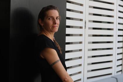 “Incluso yo, que he vivido eso muy de cerca, y que he pasado años interrogándome sobre ello, sigo sin entenderlo”, dice Neige Sinno sobre el abuso sexual