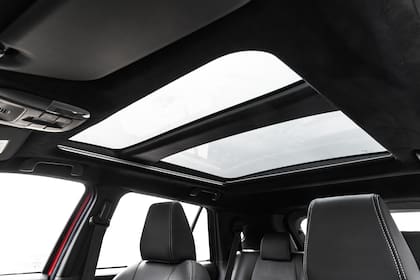 Incorpora techo panorámico en la versión tope de gama