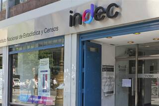 Crisis. En noviembre la economía cayó un 3,7% frente a 2019, informó el Indec