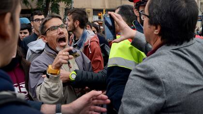 Independentistas catalanes llevaron a cabo una jornada de huelga y cortes de autopistas, carreteras, calles y vías de ferrocarril