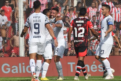 Independiente celebró en la cancha de Instituto y sigue arriba en la Zona A